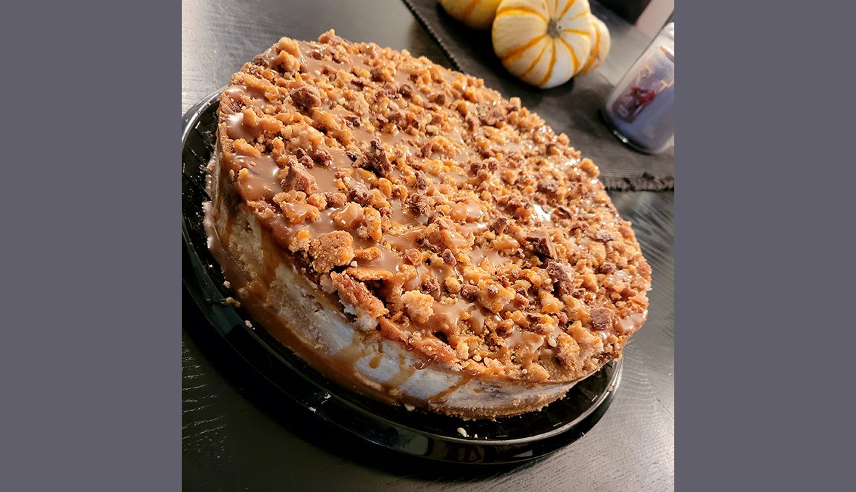 Caramel Apple Streusel Cheesecake